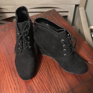 Lexie memory foam black booties